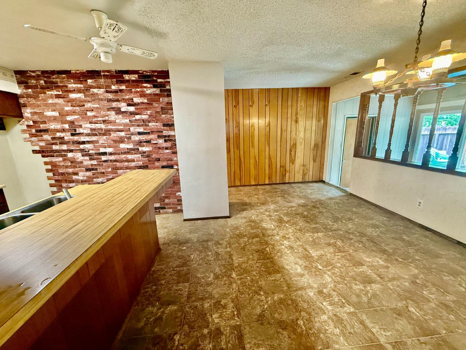 835 Nevada Ave, Los Banos, CA 93635