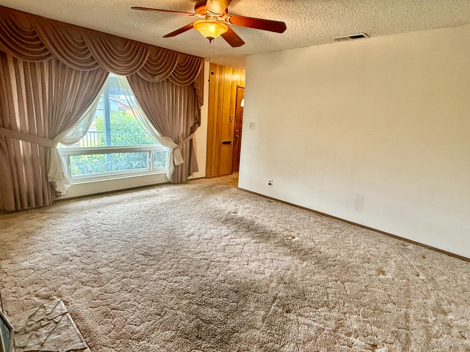 835 Nevada Ave, Los Banos, CA 93635