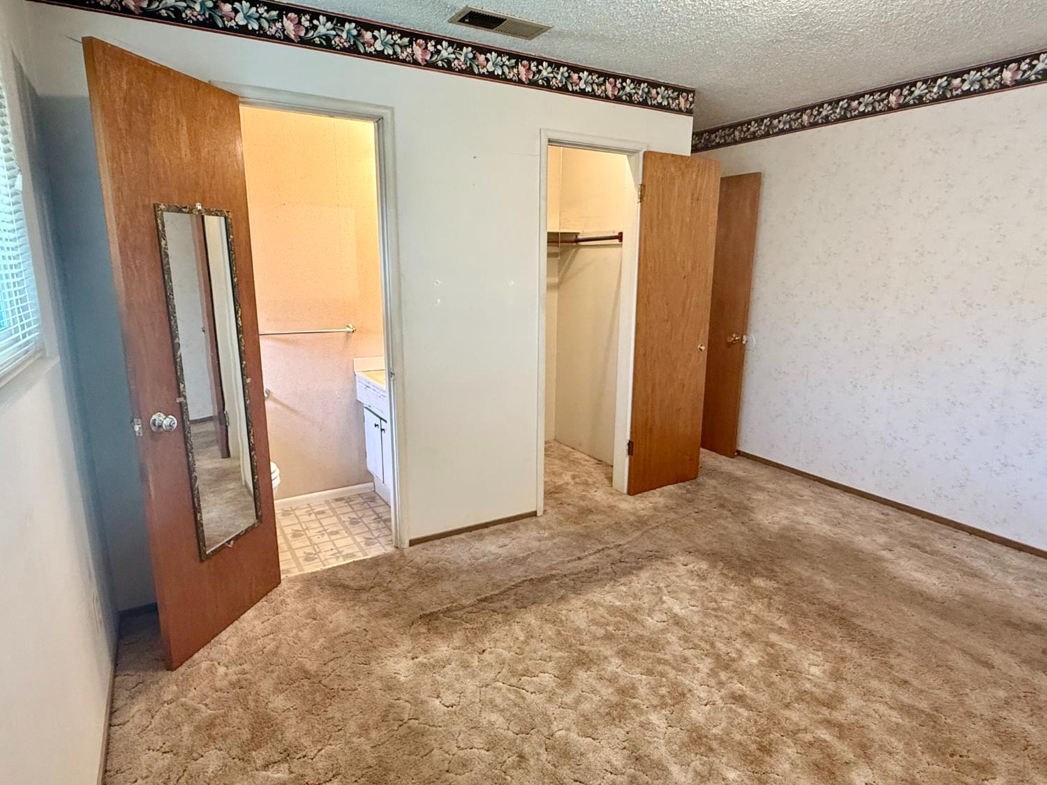 835 Nevada Ave, Los Banos, CA 93635