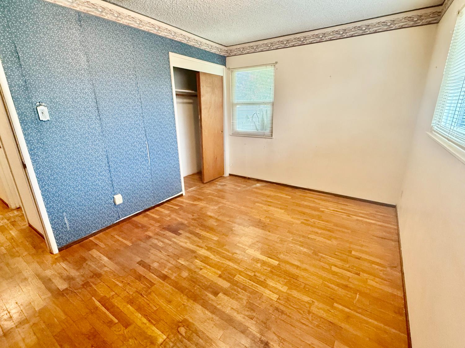 835 Nevada Ave, Los Banos, CA 93635