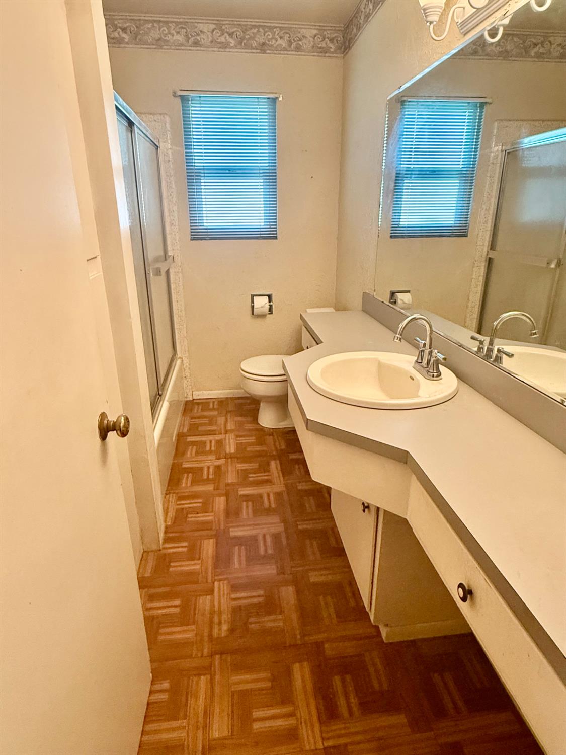 835 Nevada Ave, Los Banos, CA 93635