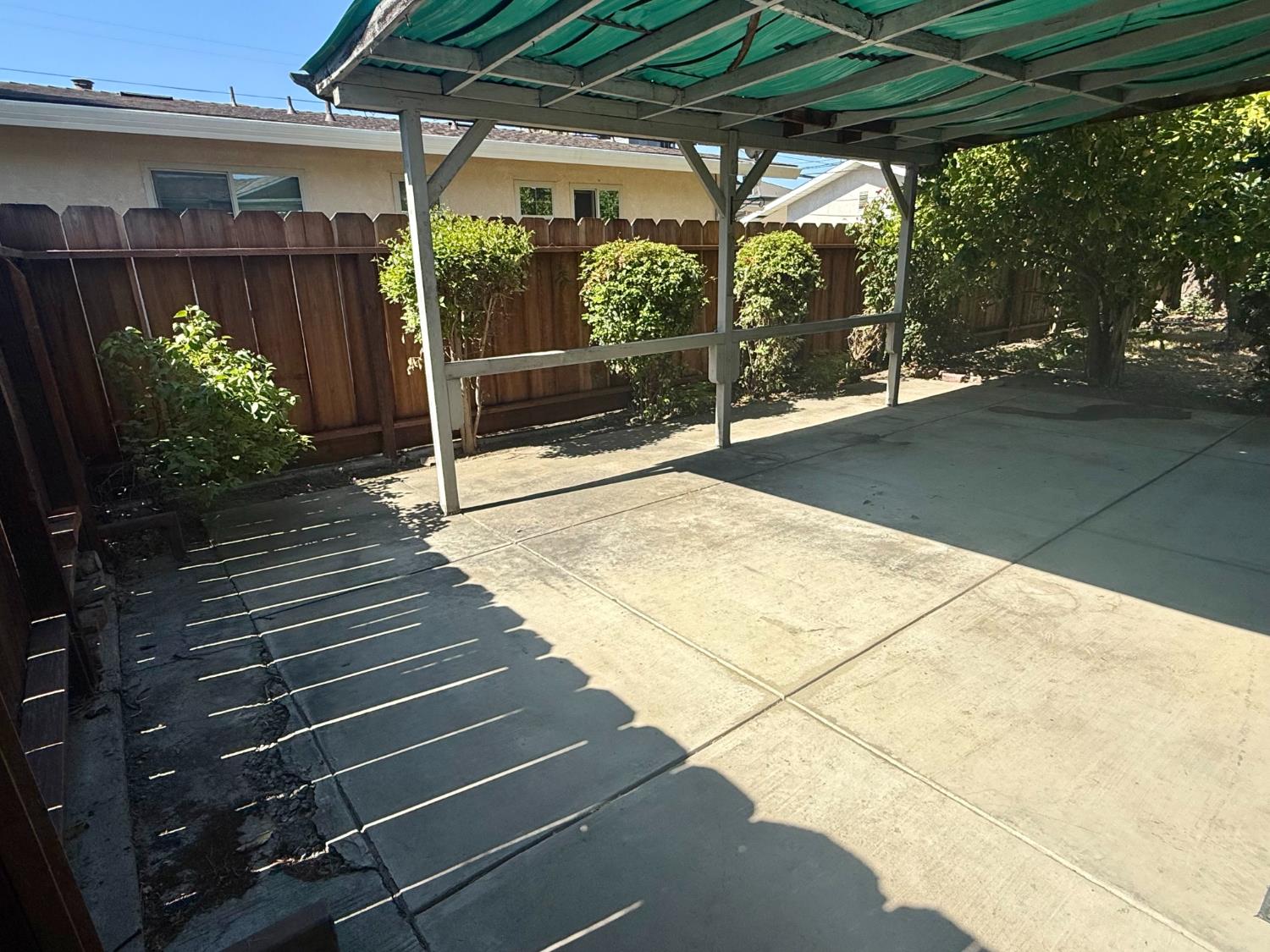 835 Nevada Ave, Los Banos, CA 93635