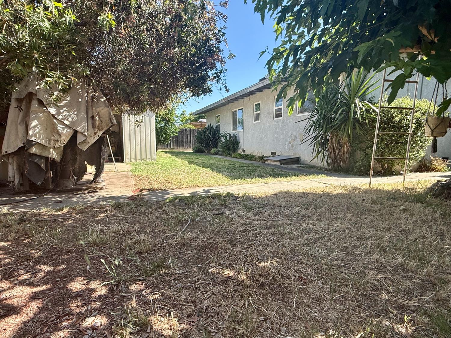 835 Nevada Ave, Los Banos, CA 93635