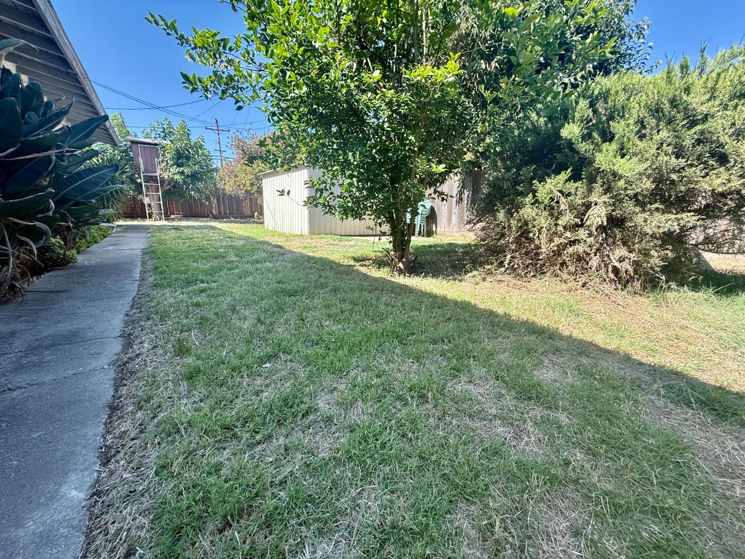 835 Nevada Ave, Los Banos, CA 93635