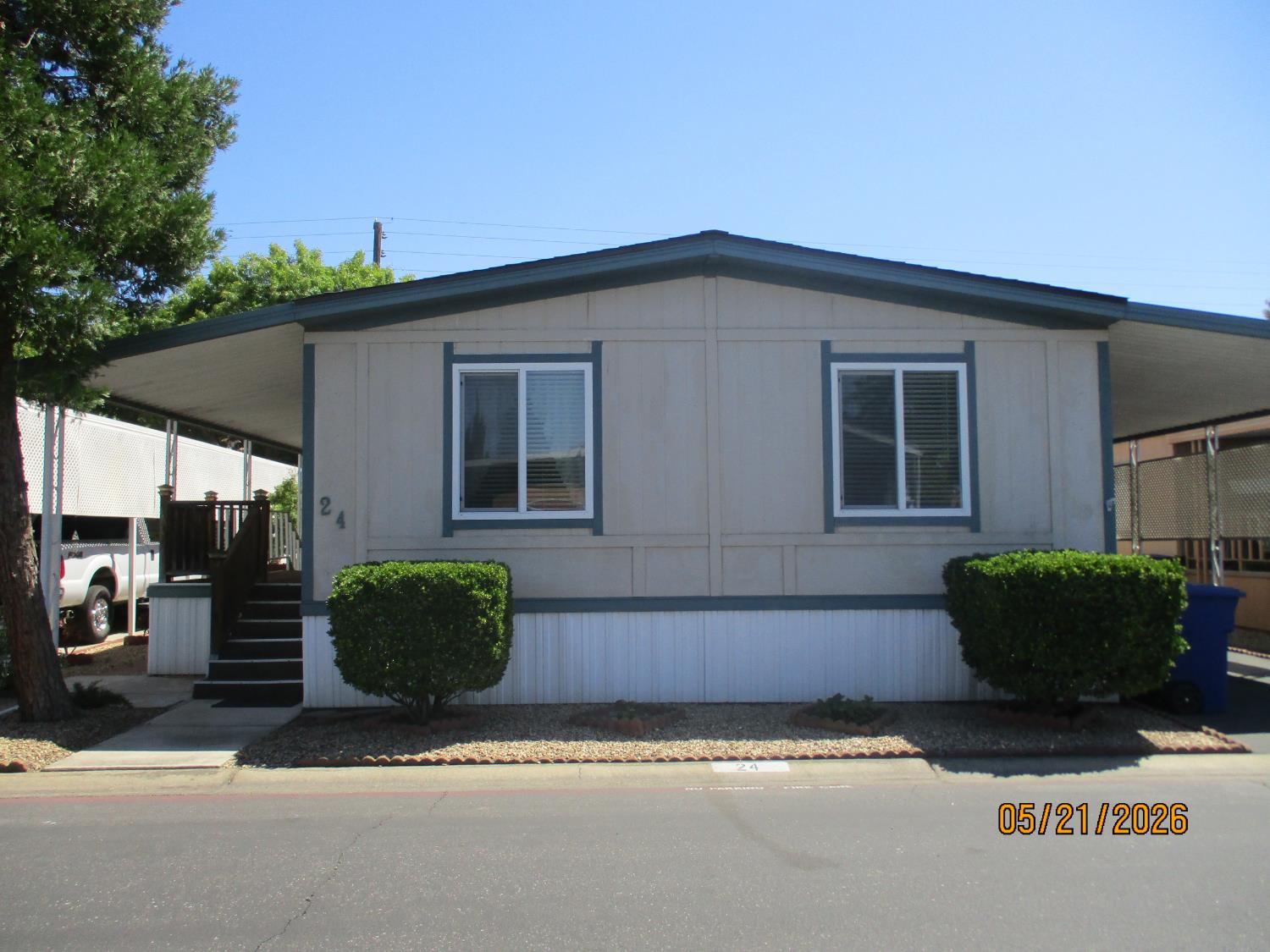 24 Schooner Ln, Modesto, CA 95356