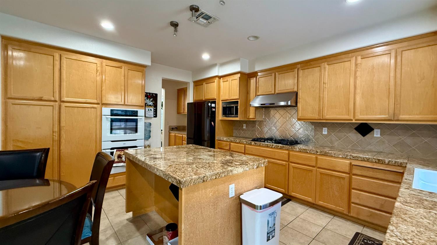 1350 Snake Creek Dr, Patterson, CA 95363