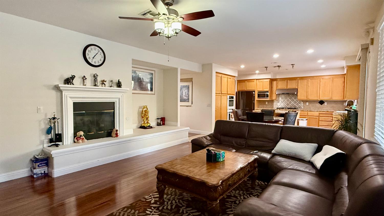 1350 Snake Creek Dr, Patterson, CA 95363