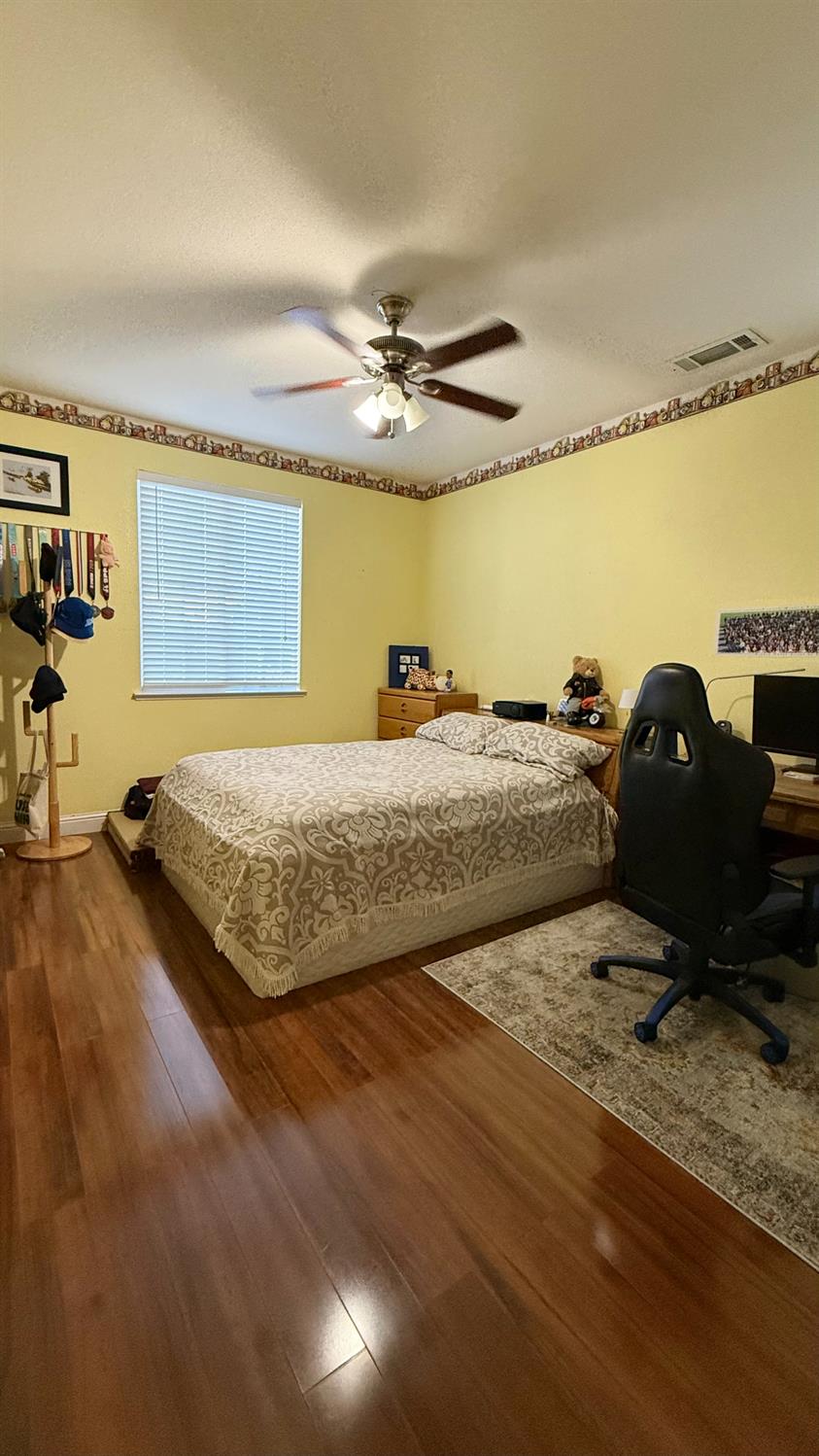 1350 Snake Creek Dr, Patterson, CA 95363