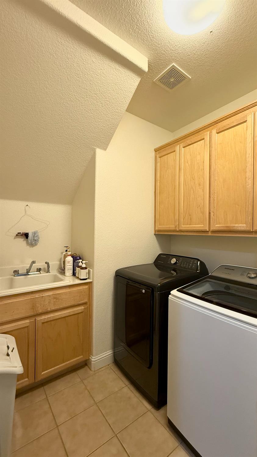 1350 Snake Creek Dr, Patterson, CA 95363