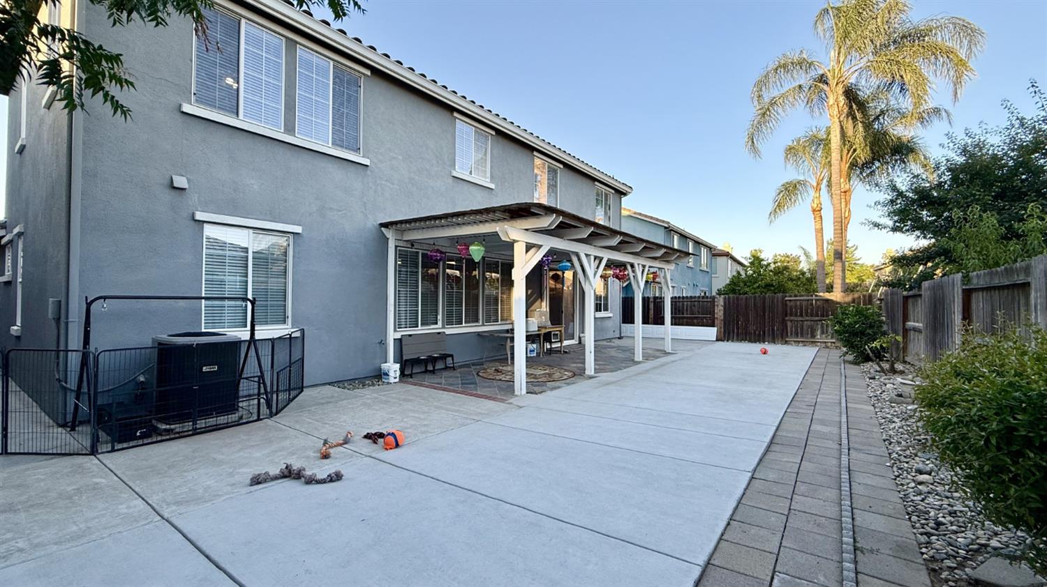 1350 Snake Creek Dr, Patterson, CA 95363