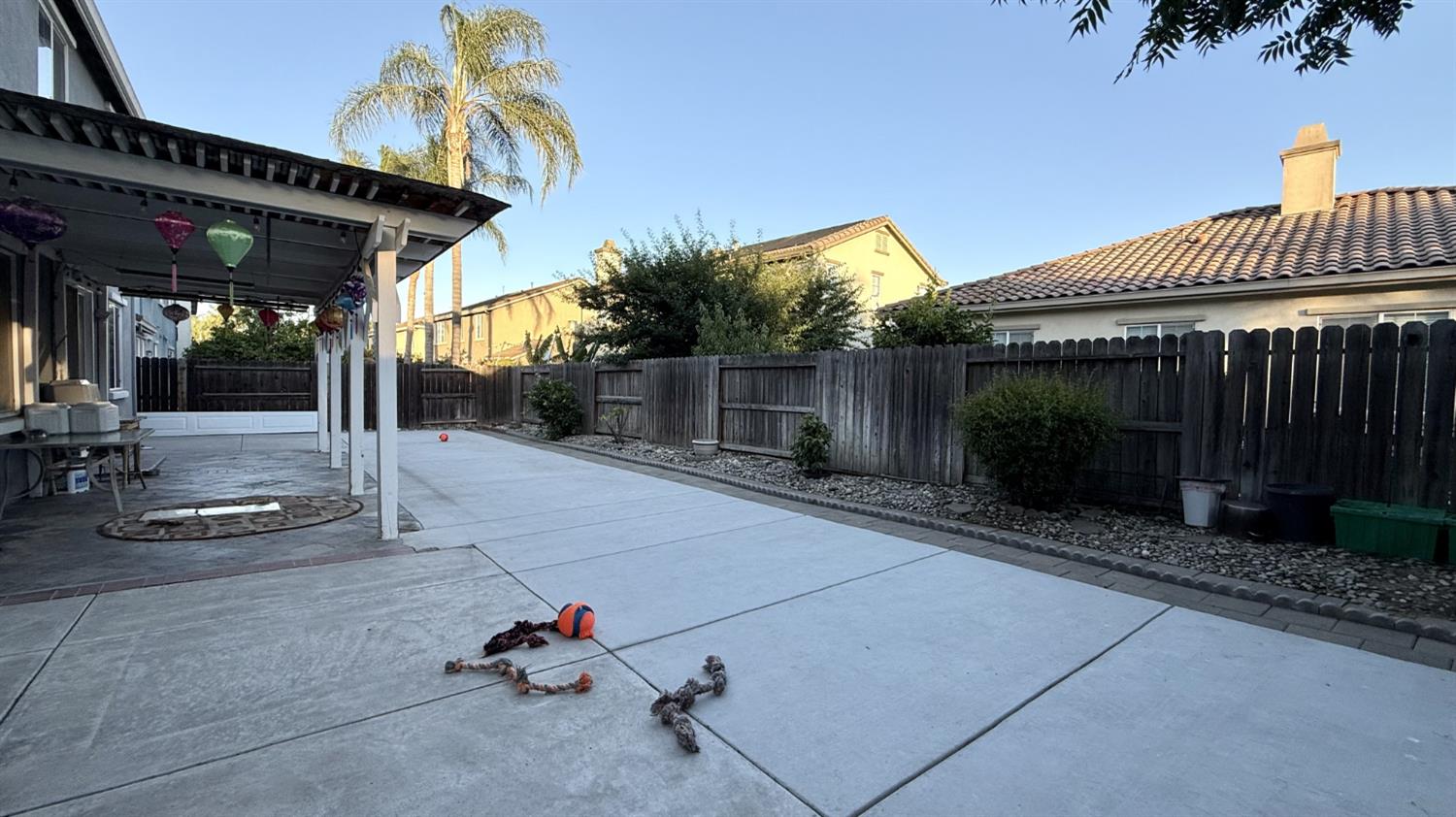 1350 Snake Creek Dr, Patterson, CA 95363