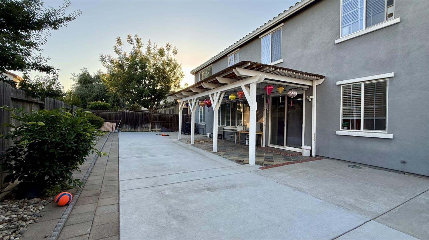 1350 Snake Creek Dr, Patterson, CA 95363