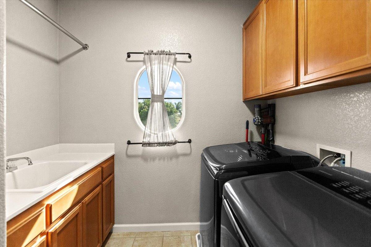 5209 Sire Ct, Riverbank, CA 95367
