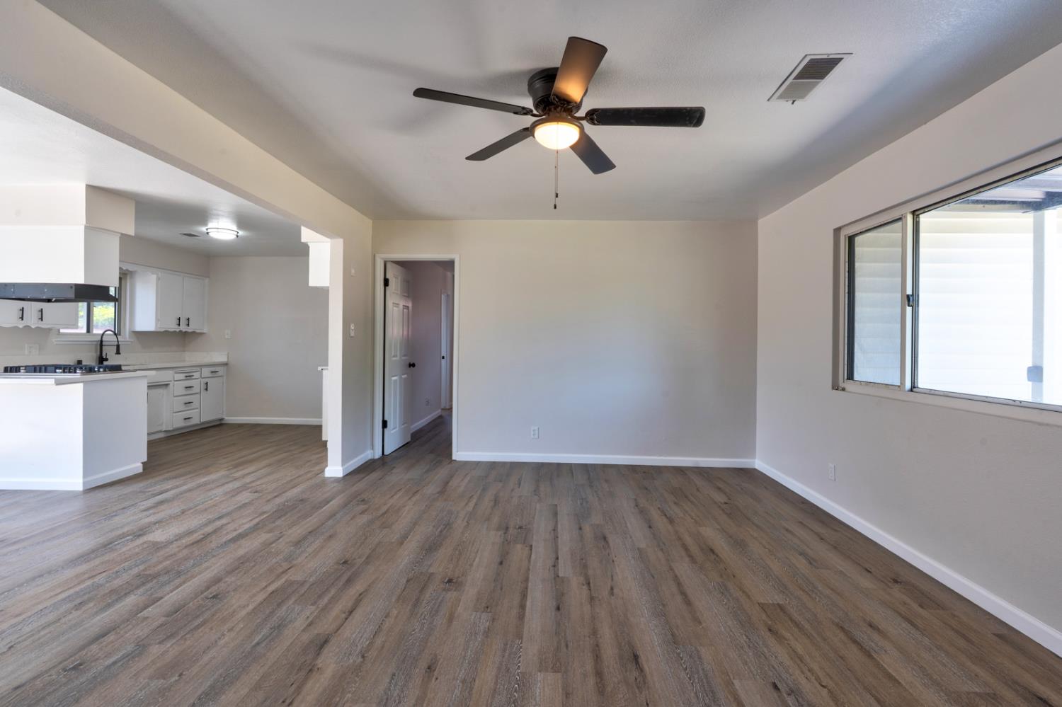 208 N Santa Rita St, Los Banos, CA 93635