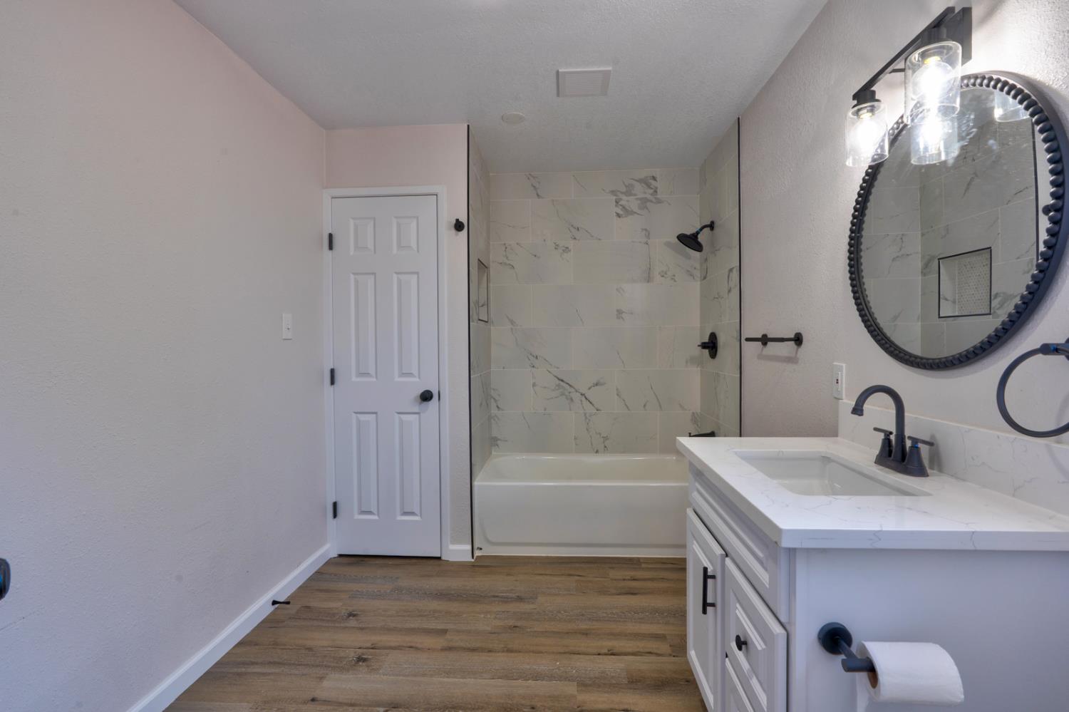 208 N Santa Rita St, Los Banos, CA 93635