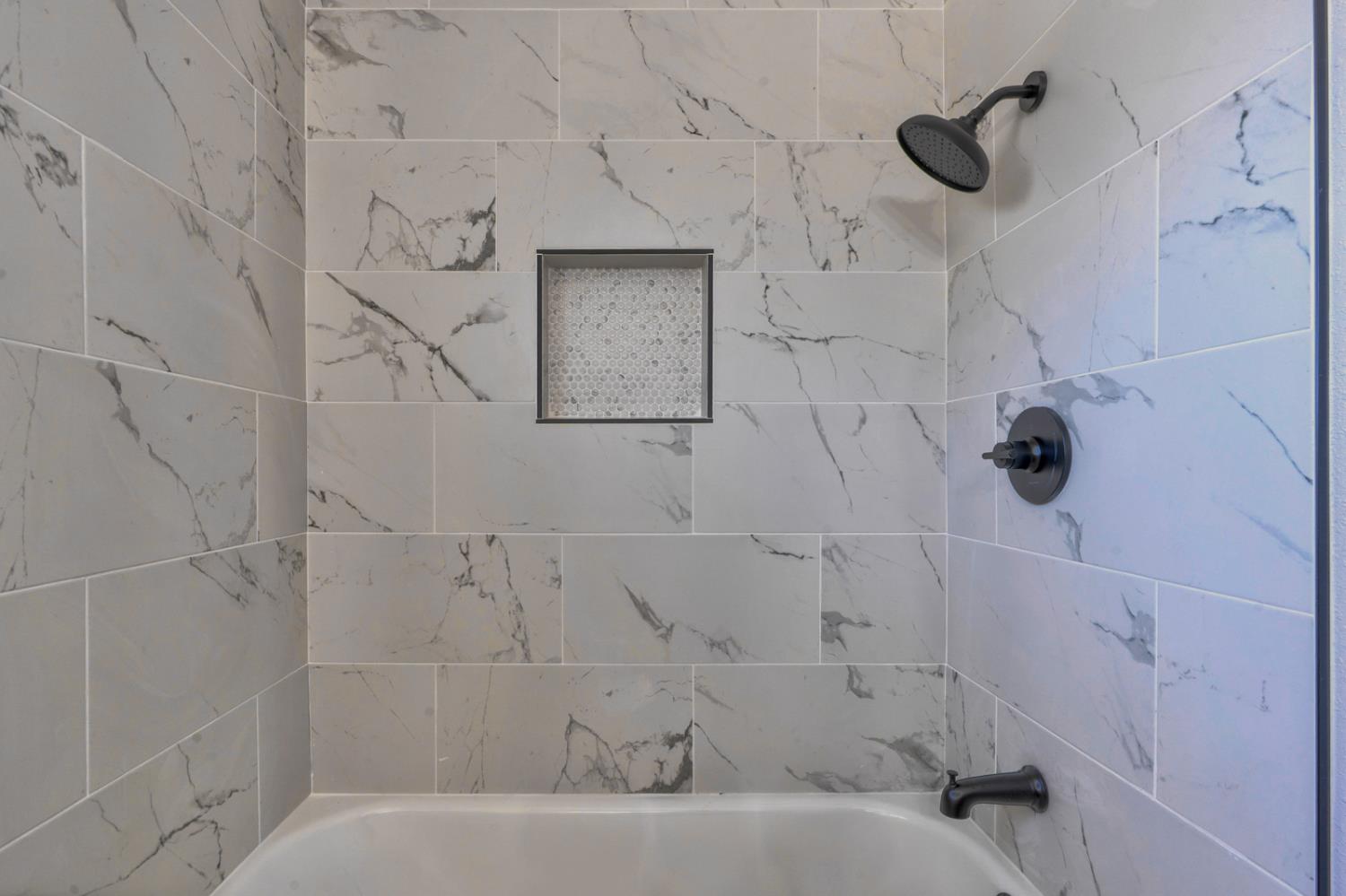 208 N Santa Rita St, Los Banos, CA 93635