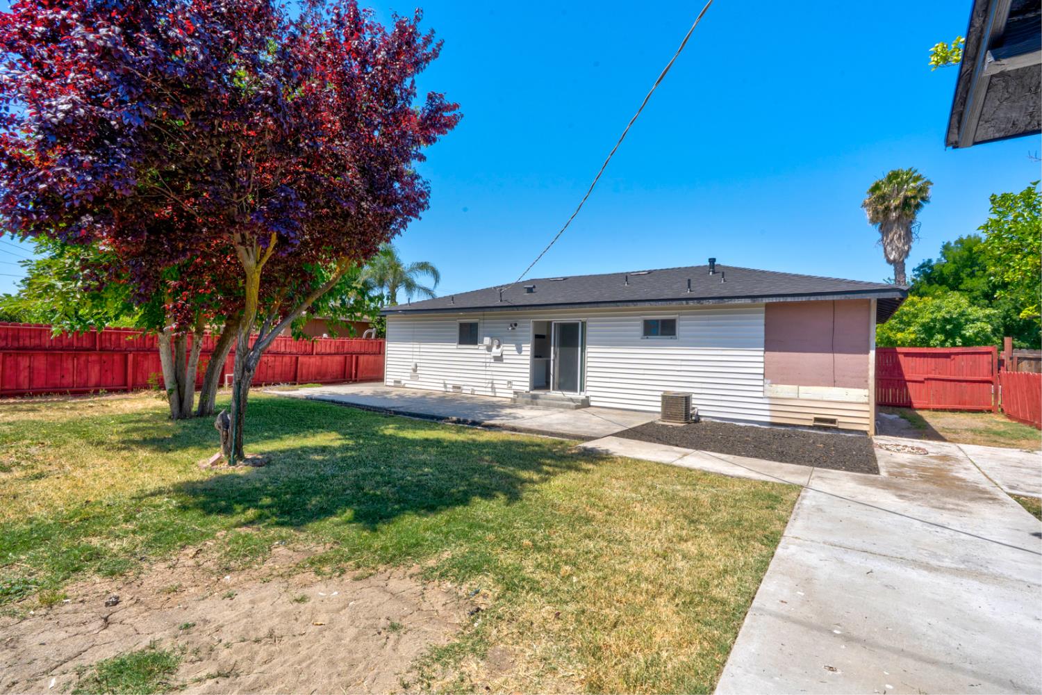 208 N Santa Rita St, Los Banos, CA 93635