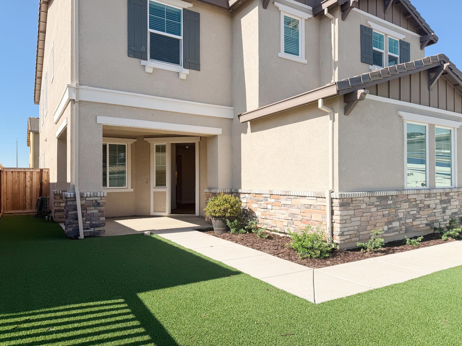 2158 Geneva Way, Manteca, CA 95337