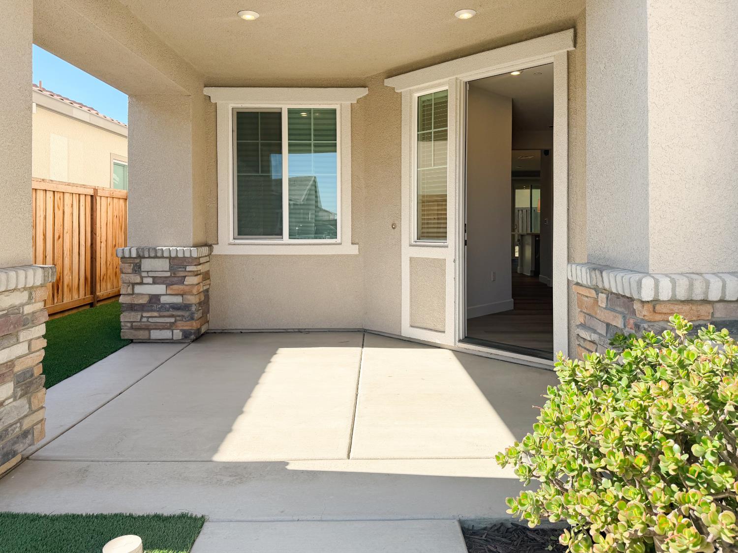 2158 Geneva Way, Manteca, CA 95337