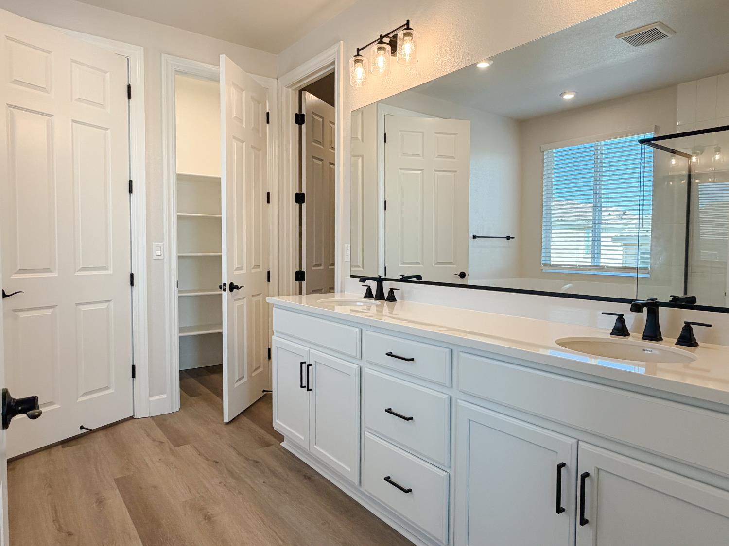 2158 Geneva Way, Manteca, CA 95337