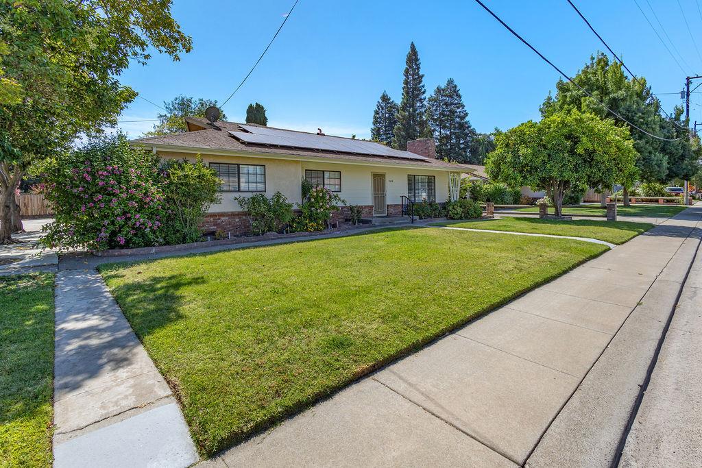 1604 Walnut Ave, Escalon, CA 95320