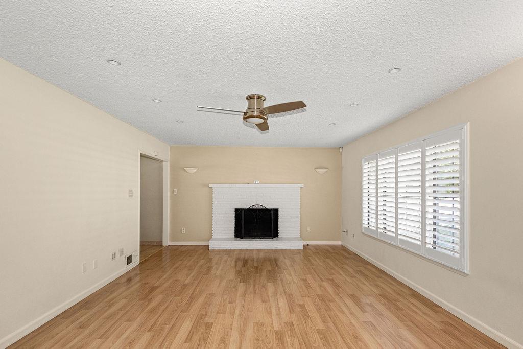 1604 Walnut Ave, Escalon, CA 95320