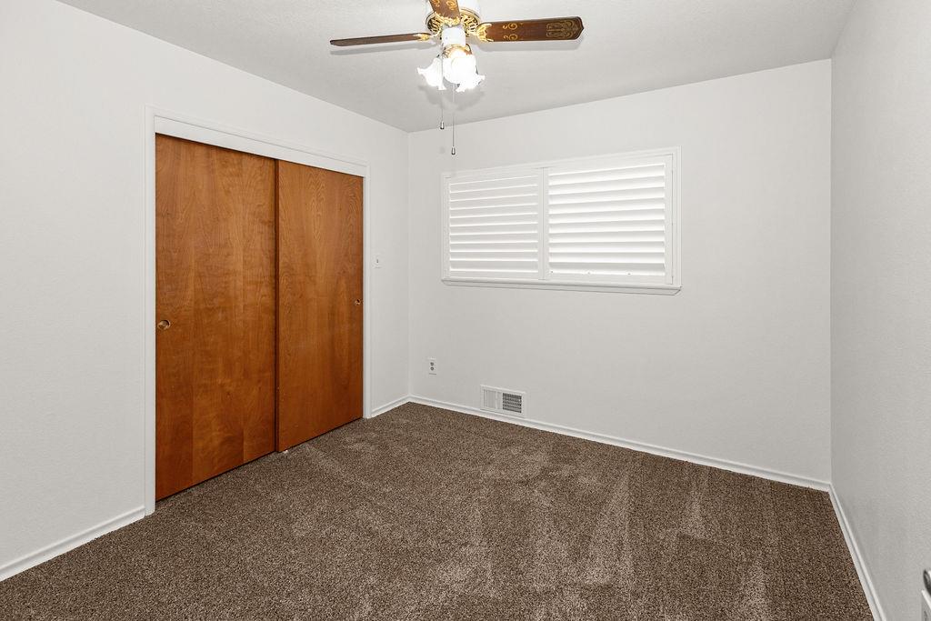 1604 Walnut Ave, Escalon, CA 95320