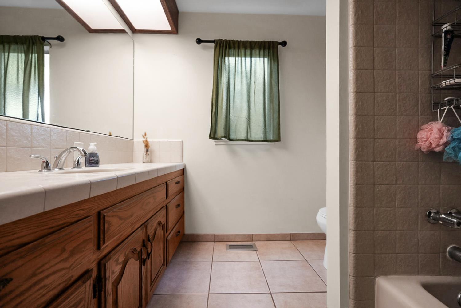 1226 Chehalem Dr, Modesto, CA 95350