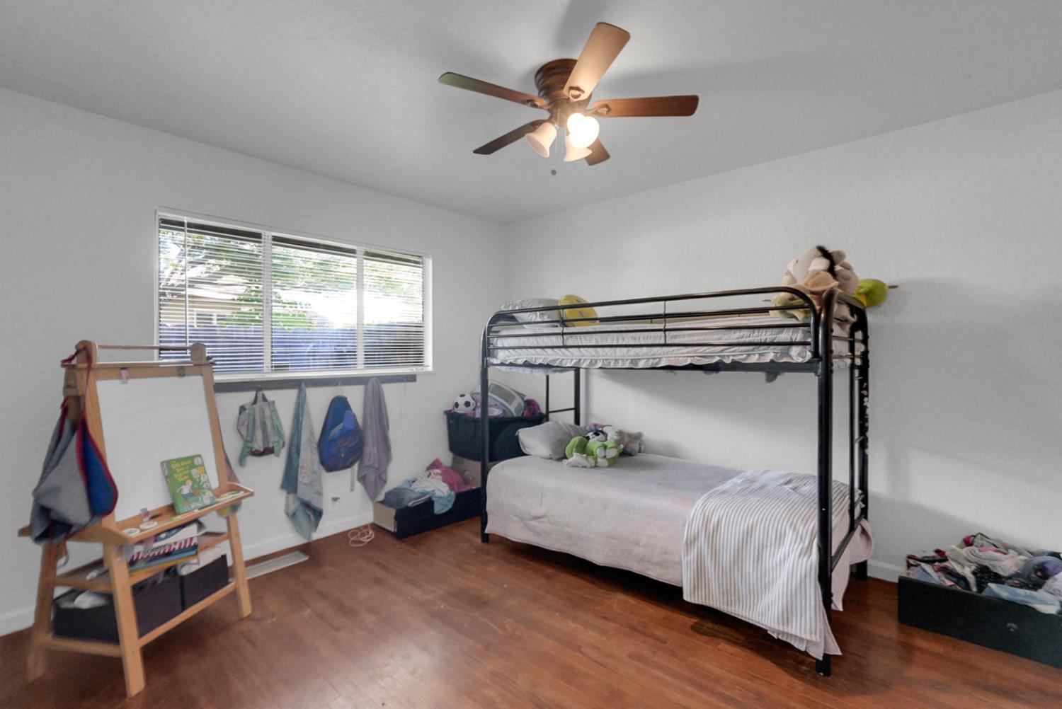 1226 Chehalem Dr, Modesto, CA 95350