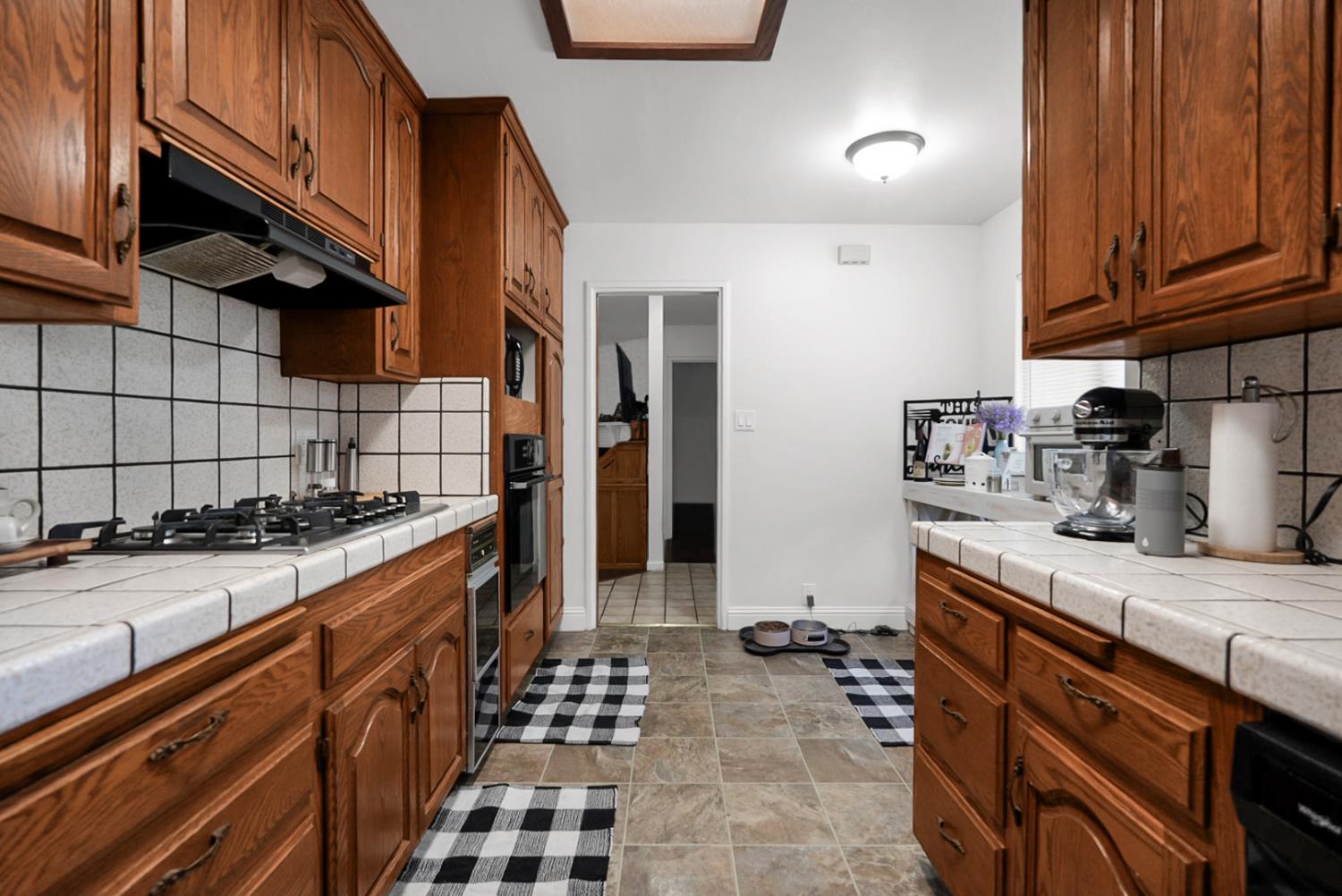 1226 Chehalem Dr, Modesto, CA 95350