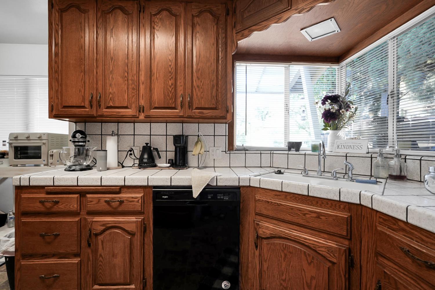 1226 Chehalem Dr, Modesto, CA 95350