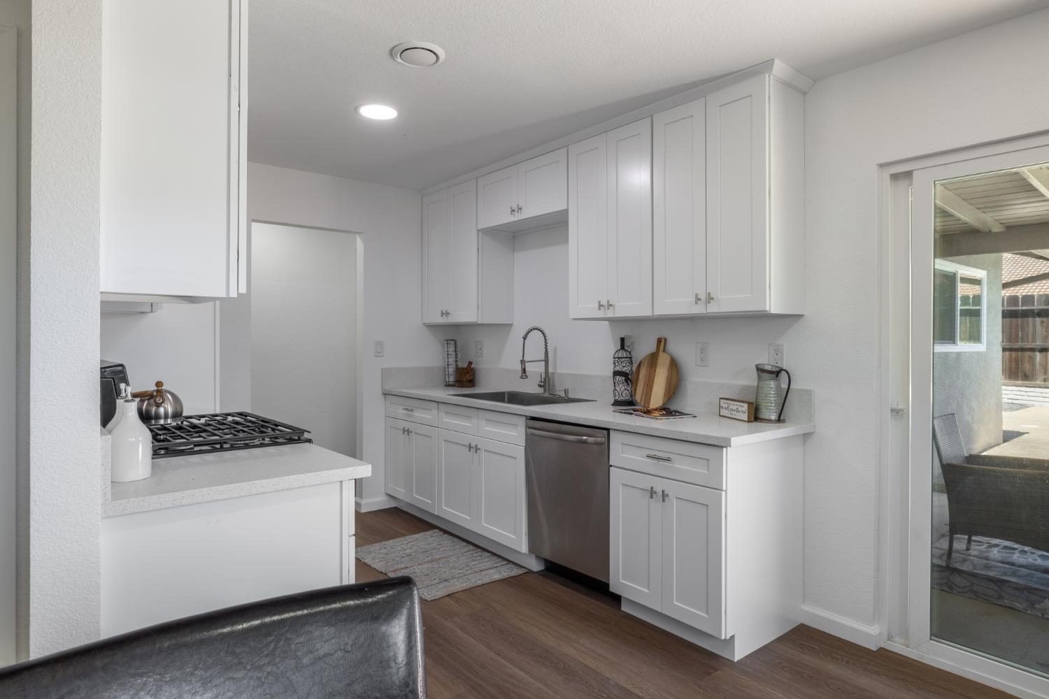 1744 Darwin Ct, Ceres, CA 95307