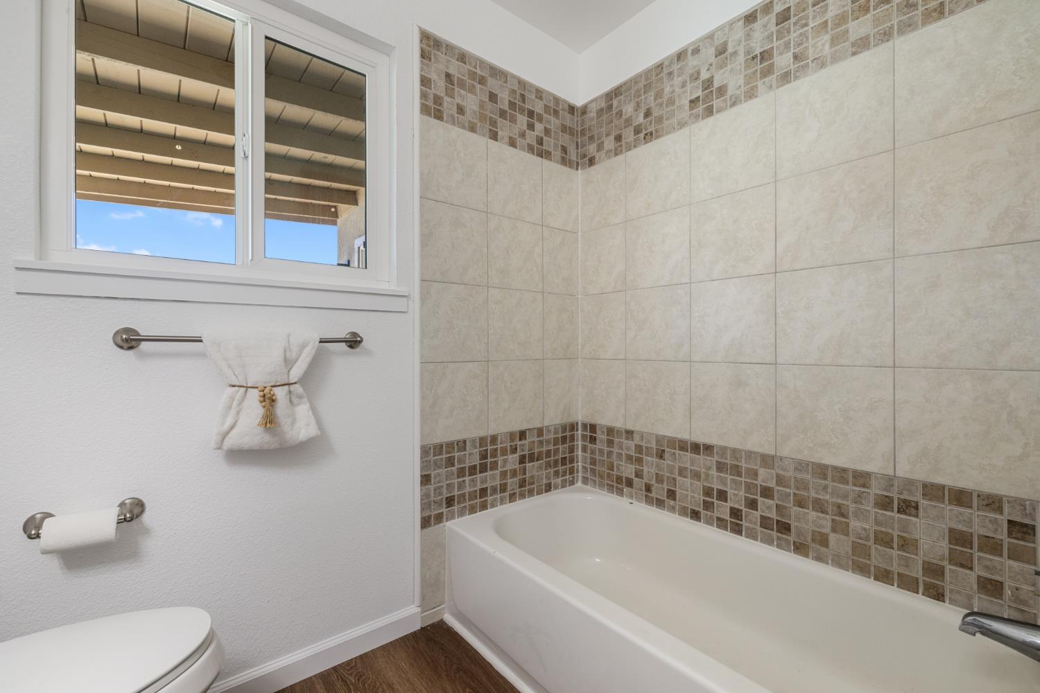 1744 Darwin Ct, Ceres, CA 95307