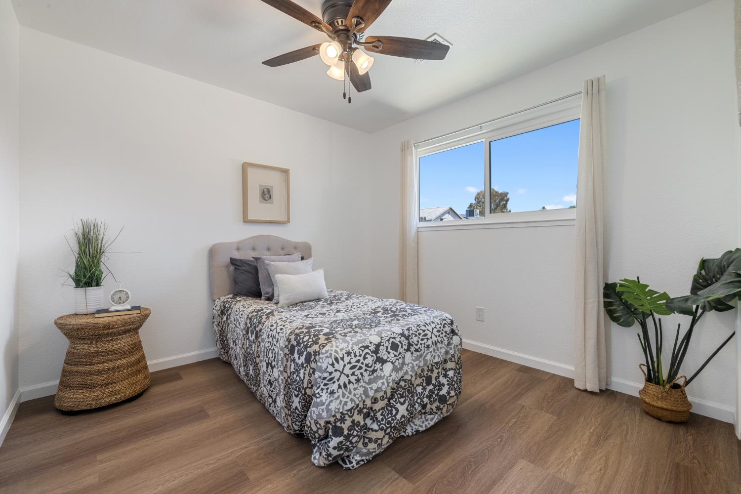1744 Darwin Ct, Ceres, CA 95307