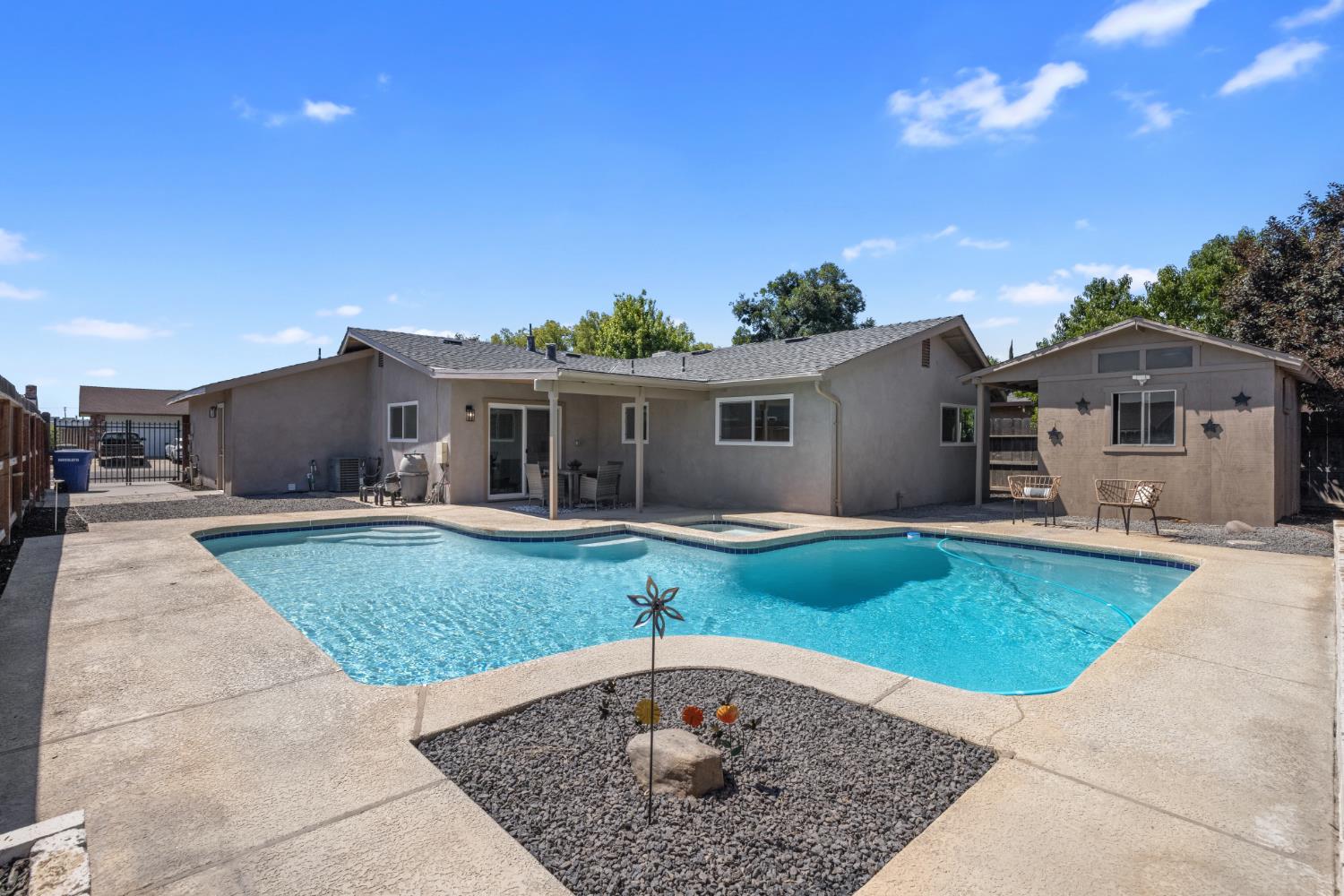 1744 Darwin Ct, Ceres, CA 95307