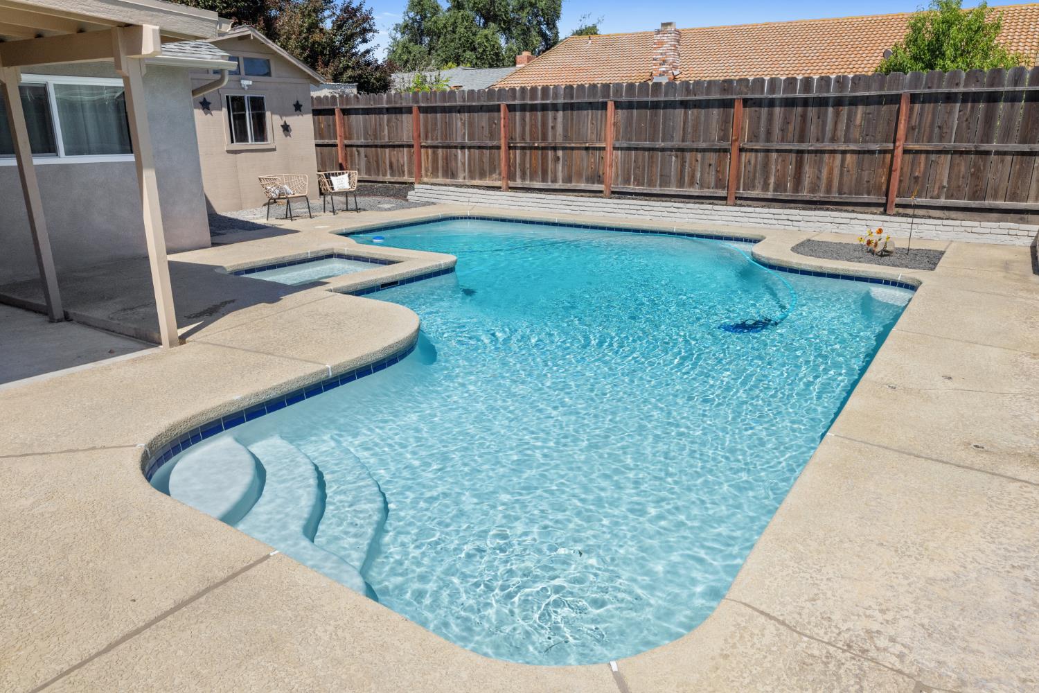 1744 Darwin Ct, Ceres, CA 95307