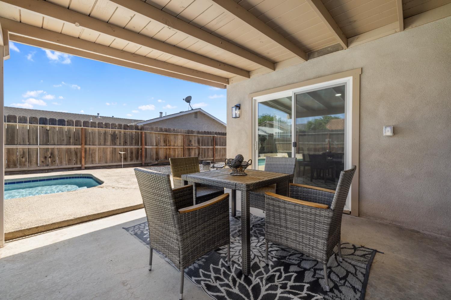 1744 Darwin Ct, Ceres, CA 95307