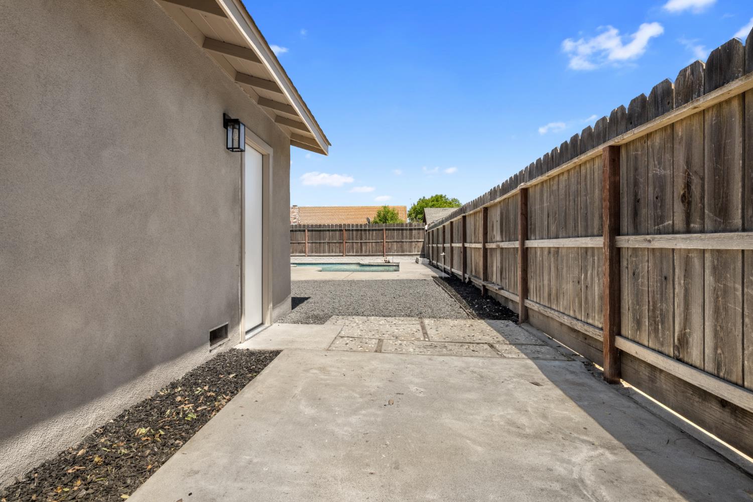 1744 Darwin Ct, Ceres, CA 95307