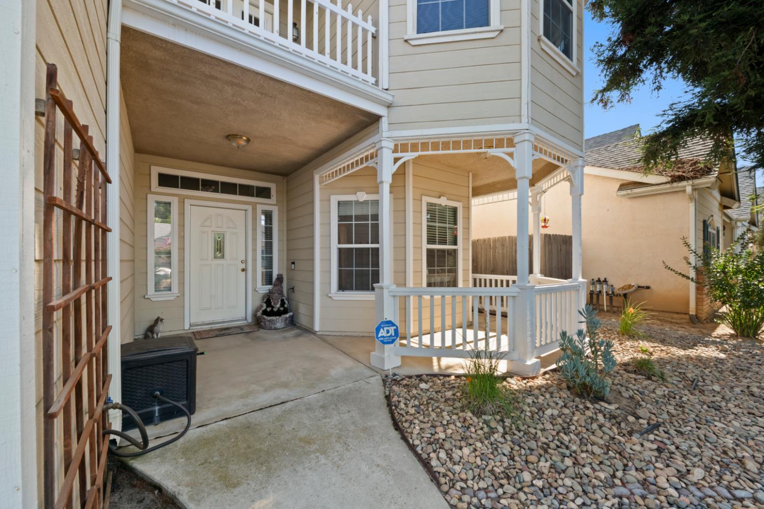 2693 E Lester Ave, Fresno, CA 93720