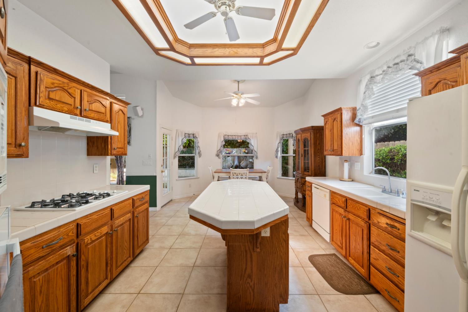 2693 E Lester Ave, Fresno, CA 93720