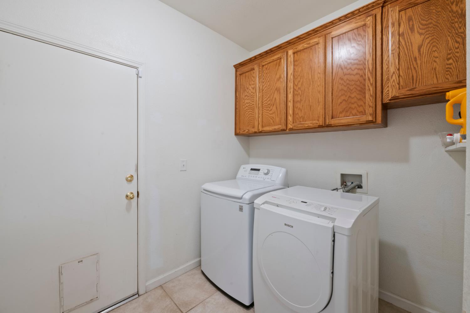 2693 E Lester Ave, Fresno, CA 93720
