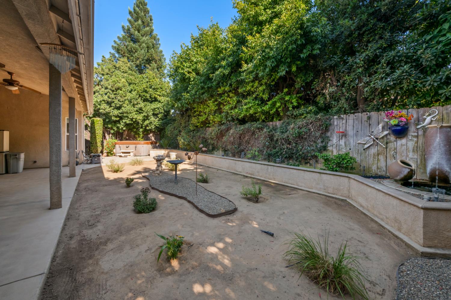 2693 E Lester Ave, Fresno, CA 93720