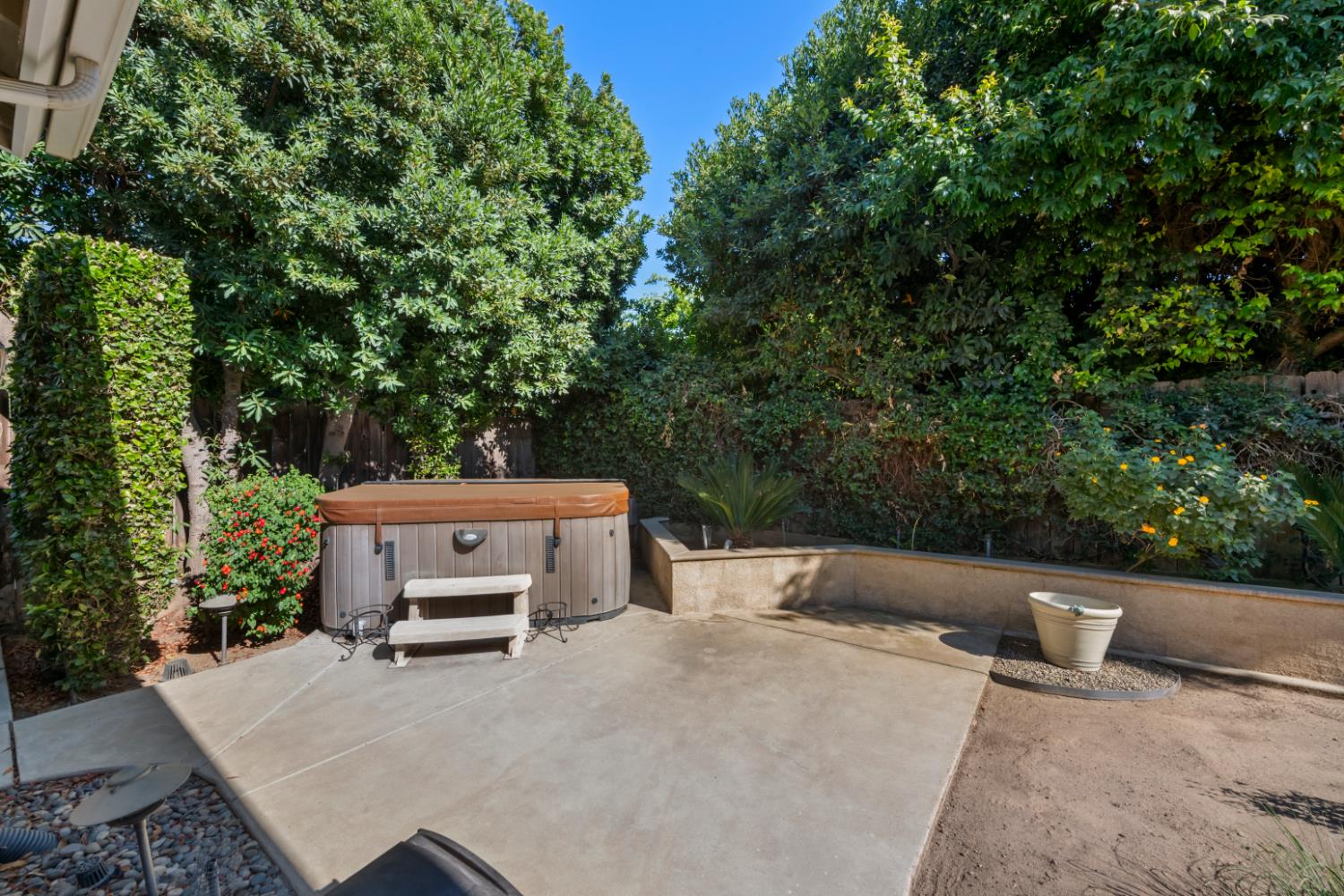 2693 E Lester Ave, Fresno, CA 93720