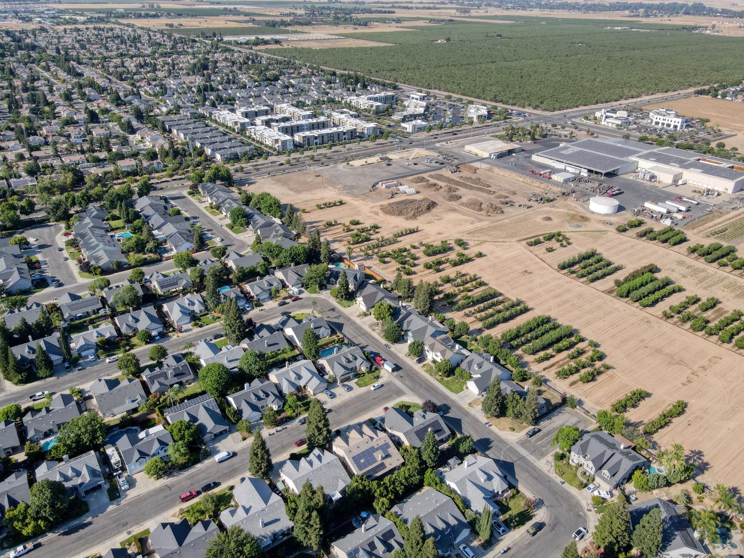 2693 E Lester Ave, Fresno, CA 93720