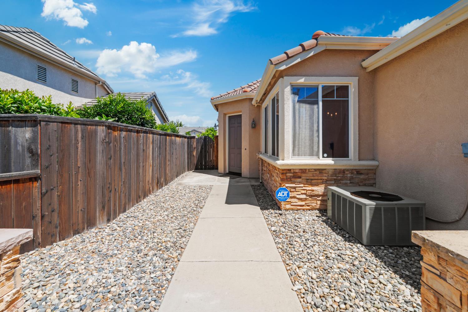 1845 Julian Ave, Modesto, CA 95354