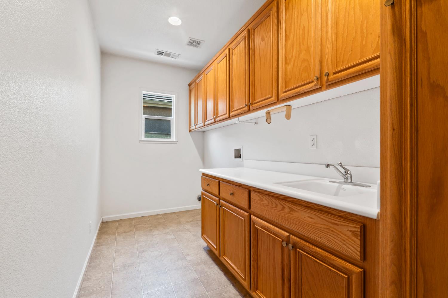 1845 Julian Ave, Modesto, CA 95354