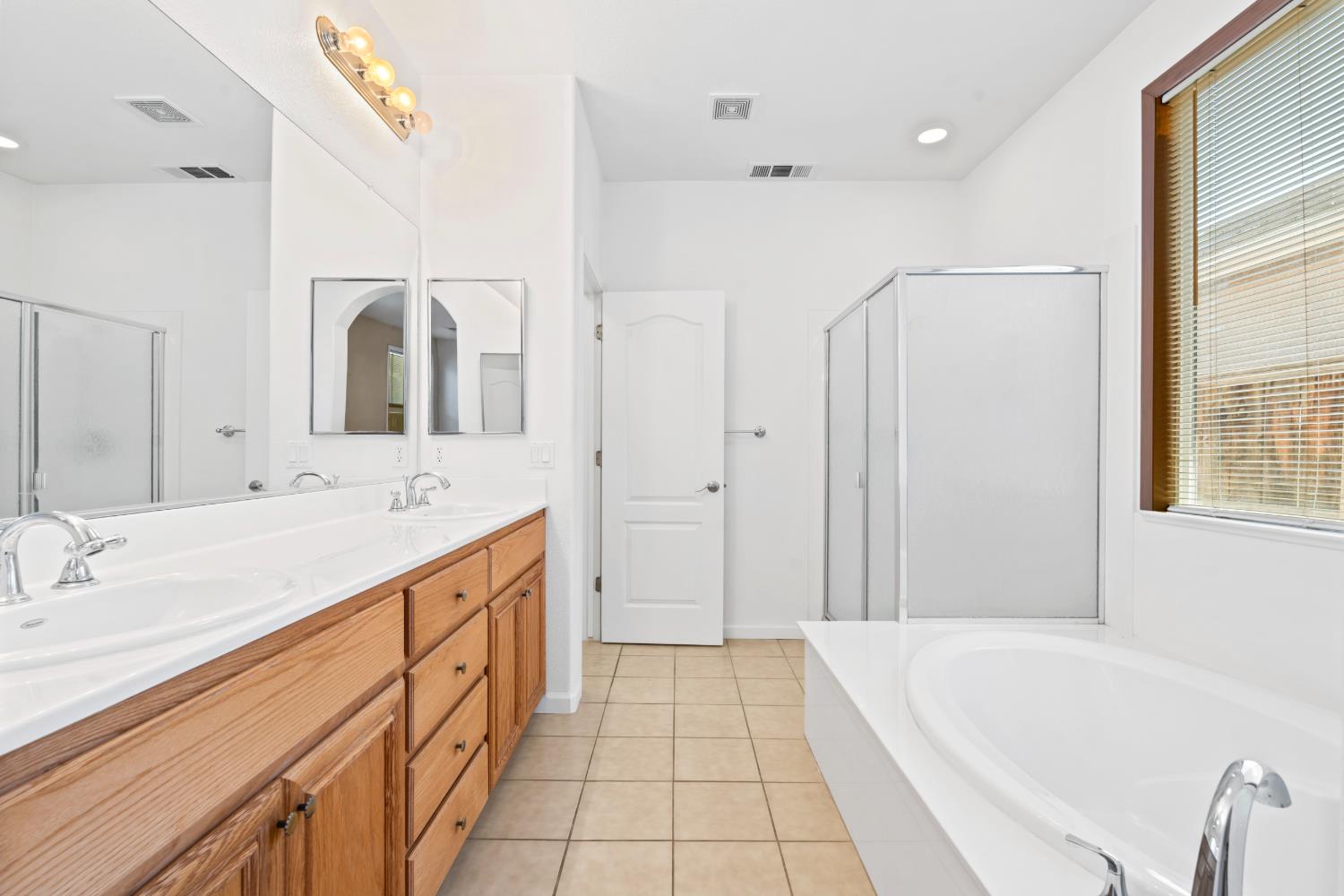1845 Julian Ave, Modesto, CA 95354
