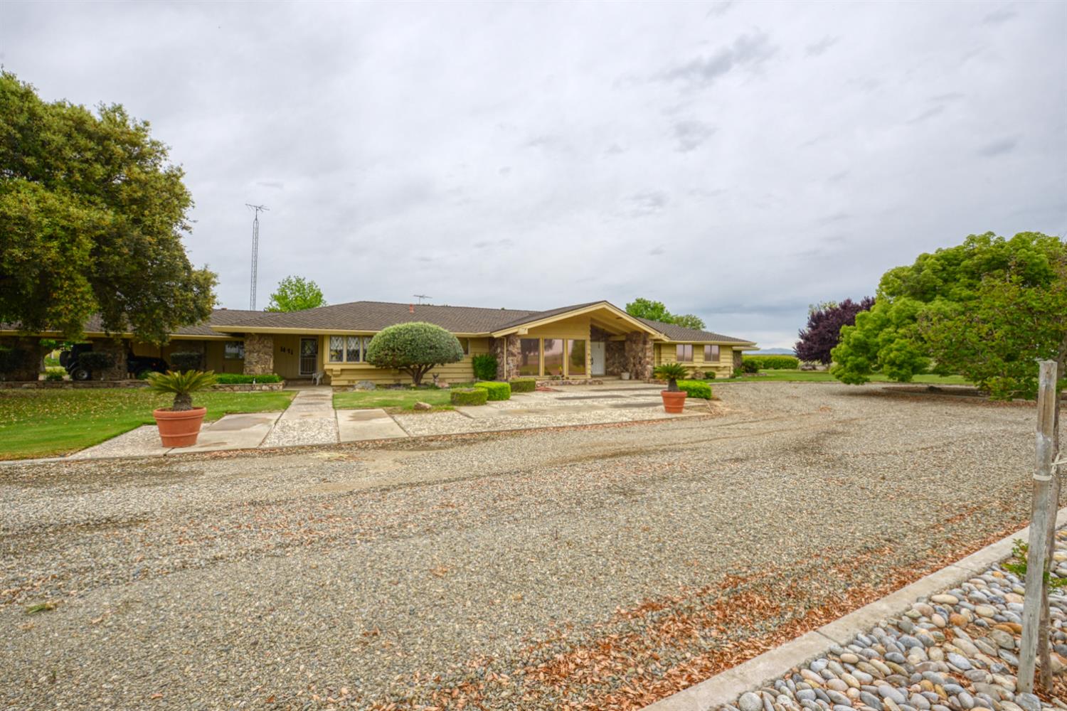 1471 State Highway 33, Gustine, CA 95322