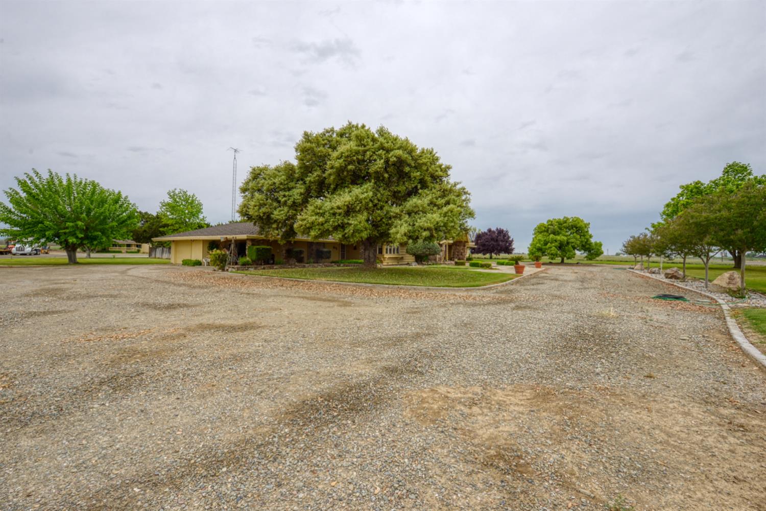 1471 State Highway 33, Gustine, CA 95322