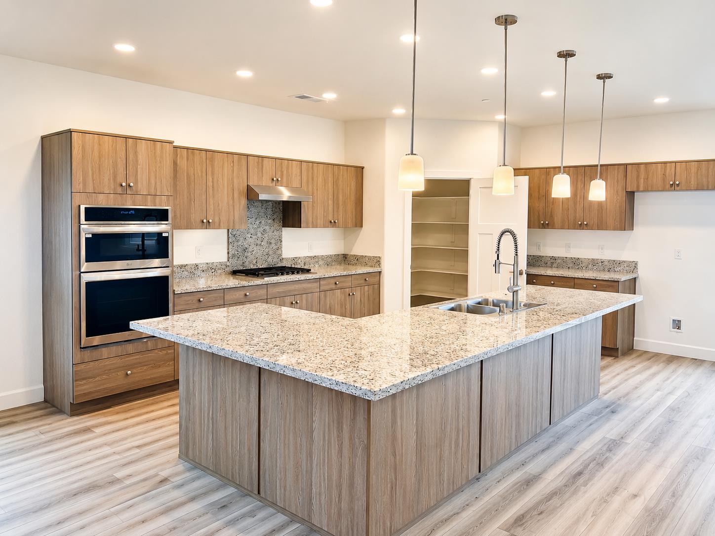 3802 Via Capitola, Madera, CA 93637